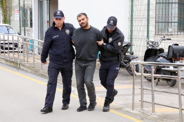 Anıl ATAR- Yaşar SERİNTÜRK/ADANA, (DHA)- ADANA’da polisi görünce kaçan, belindeki