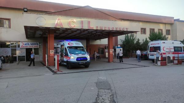 sirnakta tasli sopali silahli kavga 2 yarali 2a3c144