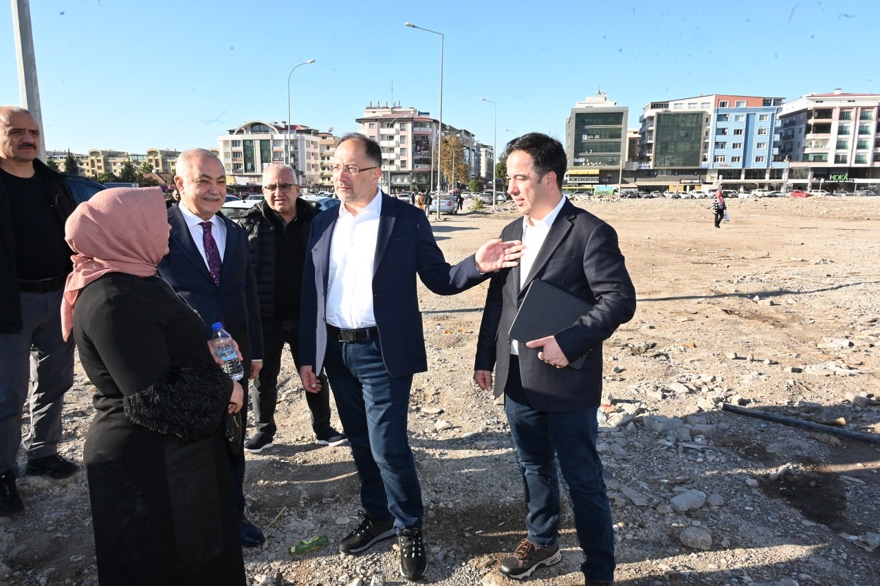 thumbnail BAKAN YARDIMCISI VEDAD GORGEN ILE BASKAN KADIR KARANIN ALANDA INCELEMLERDE BULUNMASI 1