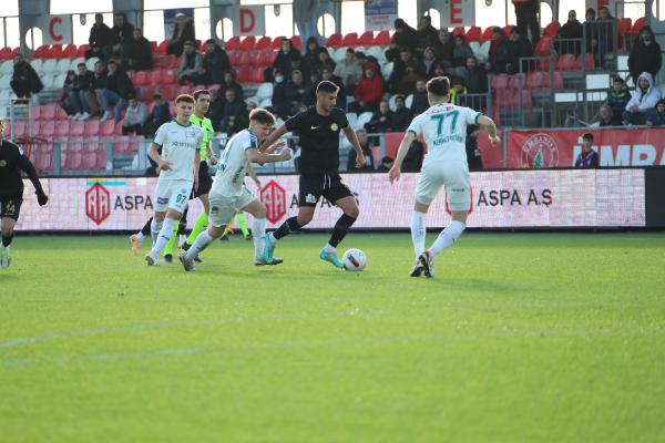 SACİT GÖNCÜ / İSTANBUL,(DHA)- HAKEMLER: Alper Akarsu, Suat Güz, Serdar