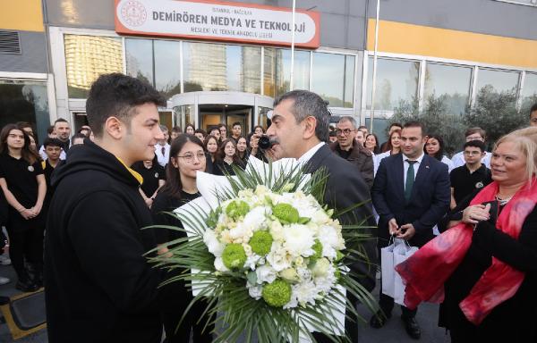 İSTANBUL, (DHA)- Milli Eğitim Bakanı Yusuf Tekin, Demirören Medya ve