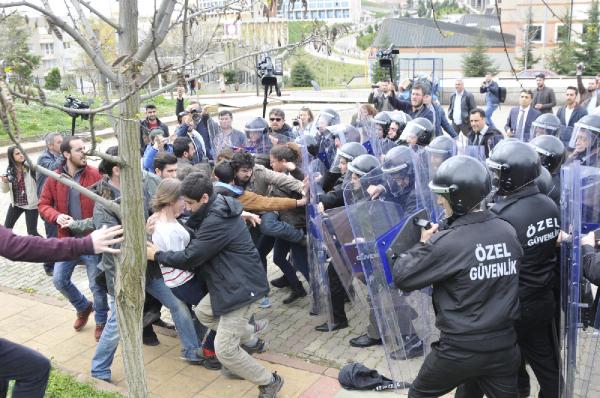 Yürüyüşe katılan üniversite öğrencisine verilen kınama cezasına AYM 'ihlal' dedi