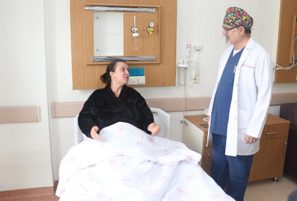 Engin ÖZMEN- Sarp DEMİRHAN/ESKİŞEHİR, (DHA)- ESKİŞEHİR’de, kilo vermek için hastaneye