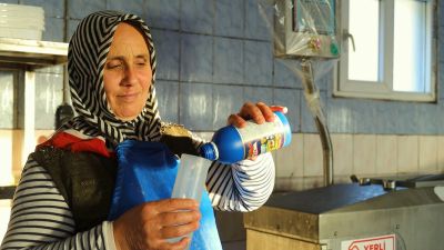 Kahramanmaraş'ta depremlerin yarattığı zorluklara karşı direnç gösteren süt ürünleri üreticisi