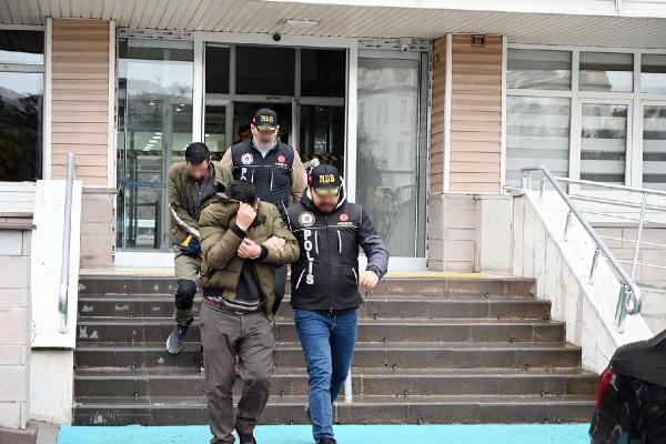 adamli aramada tirin dorsesinde 60 kilo skunk ele gecirildi 2671f89