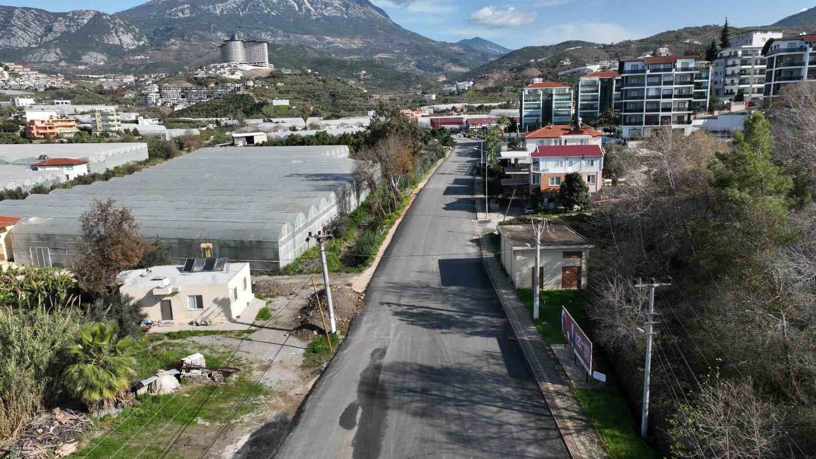 Alanya’nın doğu mahallelerinde asfalt yapımı devam ediyor