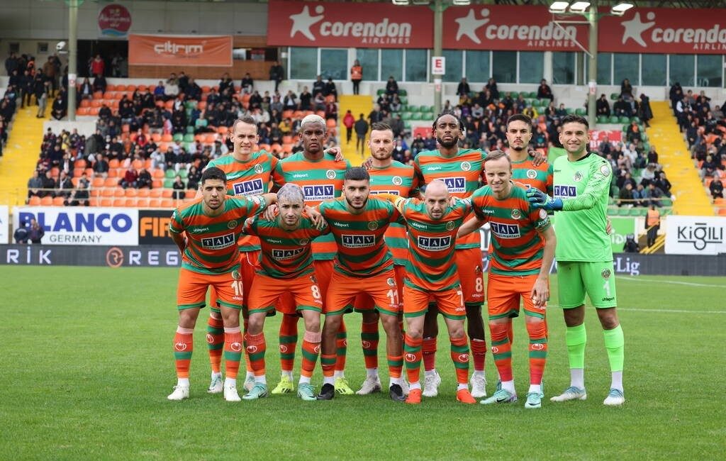 TRENDYOL SÜPER LİG TAKIMLARINDAN CORENDON ALANYASPOR’UN SİLTAŞ YAPI PENDİKSPOR İLE