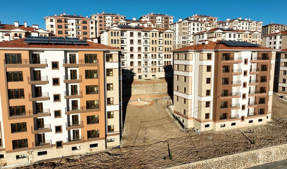 Kahramanmaraş’ta TOKİ tarafından inşasına başlanılan afet konutları, depremzedelerin beğenisini topladı.