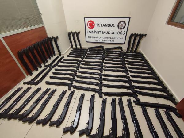 Özgür EREN /İSTANBUL,(DHA)- BAĞCILAR’da yol kontrolünde durdurulan otomobilde ve gözaltına