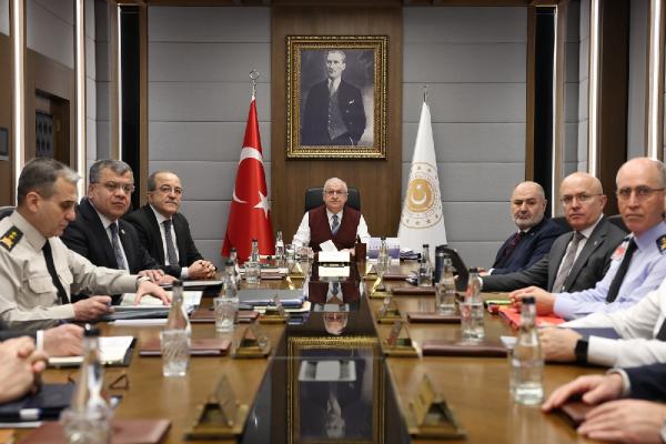 ANKARA, (DHA)- MİLLİ Savunma Bakanı Yaşar Güler, Irak’ın kuzeyindeki Metina, Hakurk,