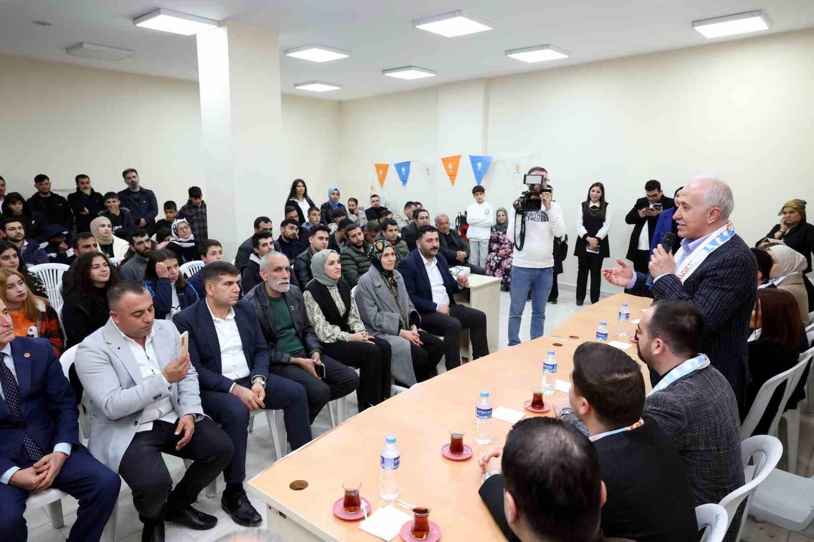 baskan gultak genclerle bir araya geldi 972dce6