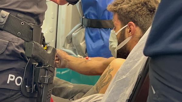 bos apartmanda yaktigi ates kollarini ve boynunu yakti ac11f2c