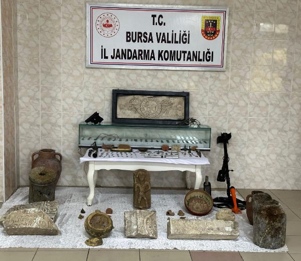 Bursa'da 269 parça tarihi eser ele geçirildi Bursa'da 269 parça tarihi eser ele geçirildi