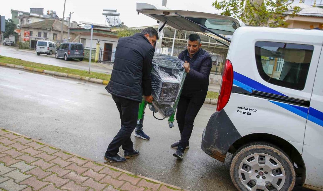 ANTALYA BÜYÜKŞEHİR BELEDİYESİ, ÇAKIRLAR MAHALLESİ’NDEKİ ÜRETİCİLERE HAMUR KARMA MAKİNESİ VE