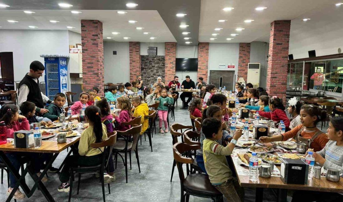 ADANA’DA KIRSAL BÖLGELERDE YAŞAYAN DEZAVANTAJLI ÇOCUKLARA KEBAP İKRAM EDİLDİ.