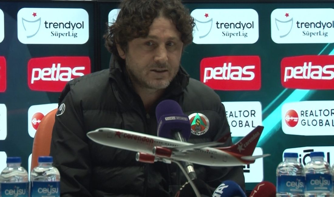 CORENDON ALANYASPOR TEKNİK DİREKTÖRÜ FATİH TEKKE, “BİR PUAN HER ZAMAN