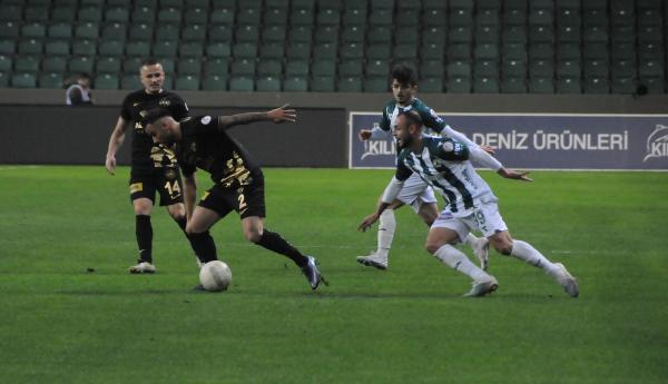 Hakan KABAHASANOĞLU/GİRESUN, (DHA) – STAT: Çotanak Spor Kompleksi HAKEMLER: Süleyman