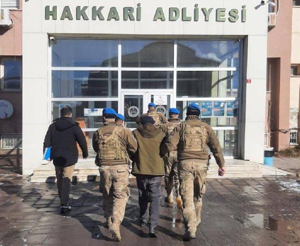 Hakkari'de terör operasyonunda 2 tutuklama Hakkari'de terör operasyonunda 2 tutuklama