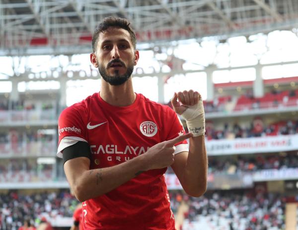 Adem AKALAN- Alparslan ÇINAR/ANTALYA, (DHA)- ANTALYASPOR- Trabzonspor maçında attığı golün