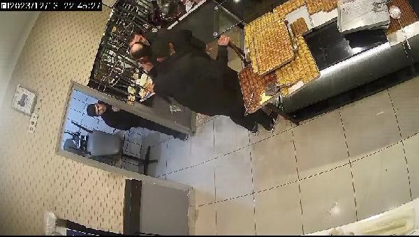 Yılmaz OKUR- Zeki GÜNAL / İSTANBUL, (DHA)- KAĞITHANE’DE tatlıcıda yaşanan