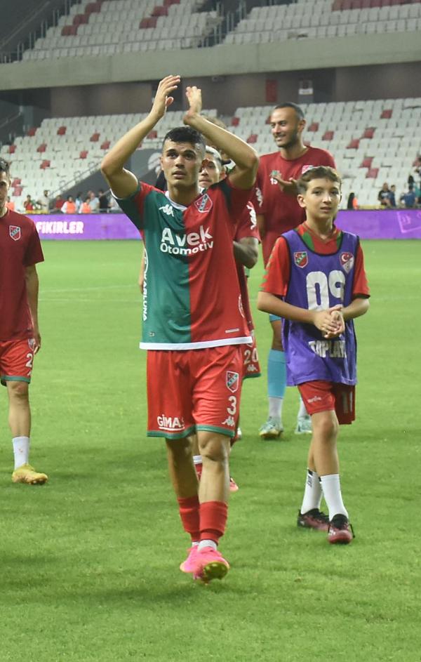 karsiyakali ferdi transferde gozde b962ac5