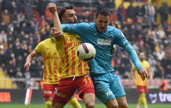 İLGİNİZİ ÇEKEBİLİR: Kontrolden çıkan otomobil uçuruma yuvarlandı Trendyol Süper Lig:
