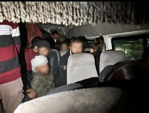 Salih BÜYÜKSAMANCI/ KONYA, (DHA)- KONYA’da polis ekiplerinin durdurduğu minibüs içerisinde Türkiye’ye