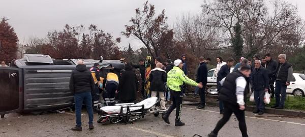 Emre SAÇLI/SALİHLİ (Manisa), (DHA)- MANİSA’nın Salihli ilçesinde, sürücüsünün kontrolünden çıkan kamyonetin takla