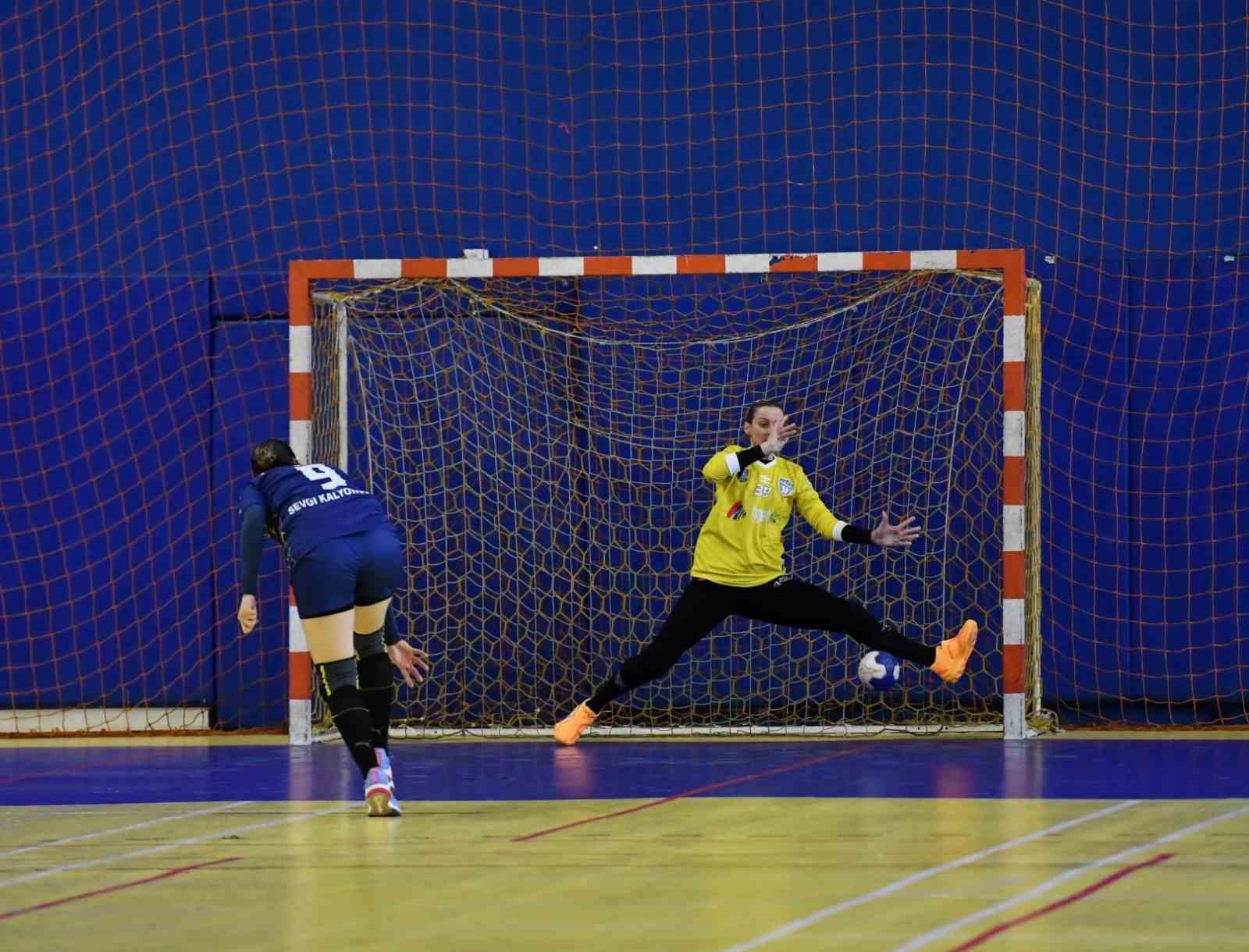 mavi kelebekler zirveye demir atti 71a78ce