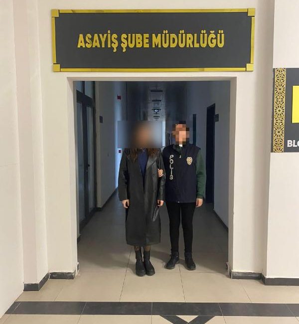 Erol POLAT/GEBZE (Kocaeli), (DHA)-KOCAELİ’de sosyal medya üzerinden müstehcen yayın yaptığı