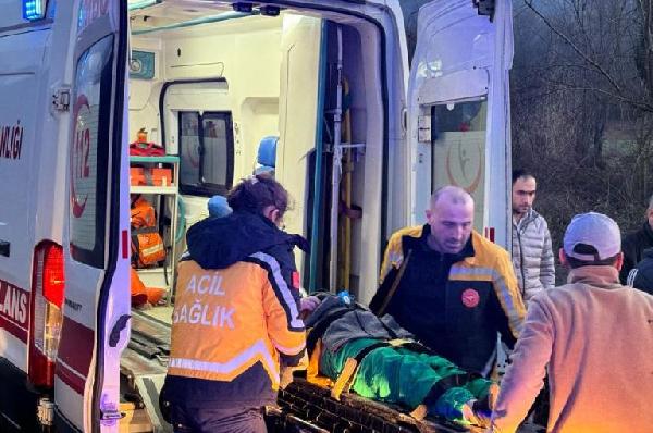 otomobil sarampole devrildi recep aslan bebek oldu 3 yarali 238922b