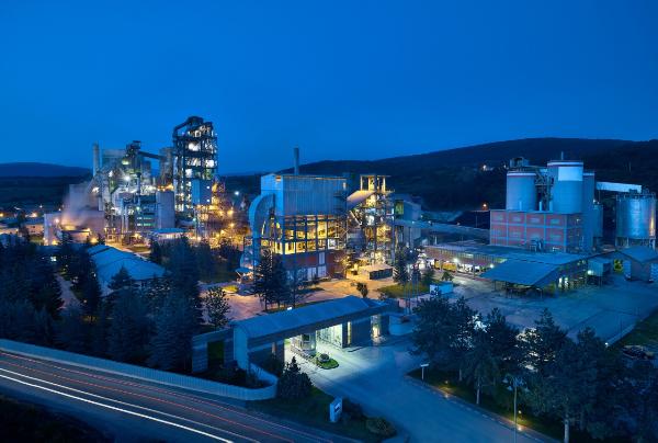 oyak cimento yeniledigi musteri portalini hizmete sundu 5b73a8d