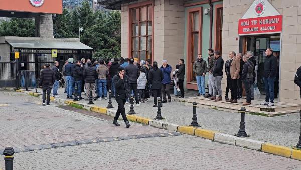 Oğuzhan CİN / İSTANBUL,(DHA)-SULTANBEYLİ’de işçilerin kaldığı konteynerde çıkan yangında hayatını
