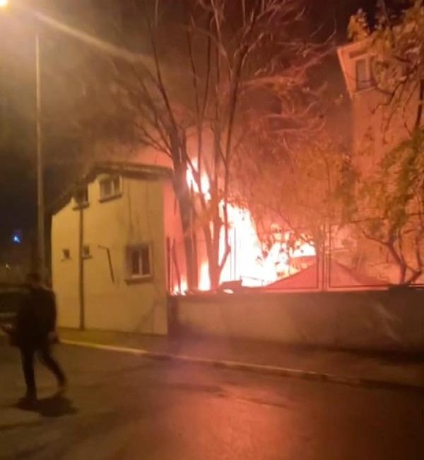 Ozan URAL/ İSTANBUL, (DHA)- SULTANBEYLİ’de Kur’an kursunun bahçesinde bulunan barakada