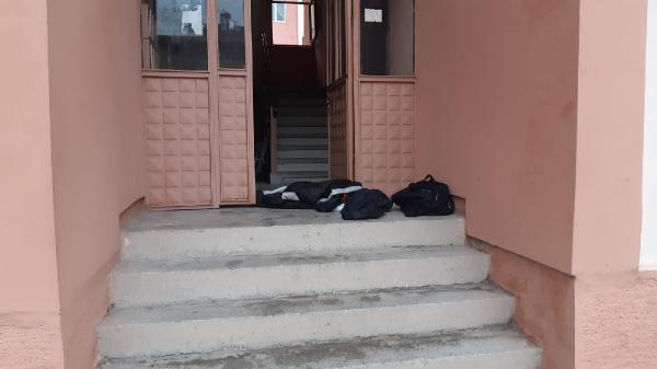 tartistigi kardesini gogsunden bicakladi c1cd1f3