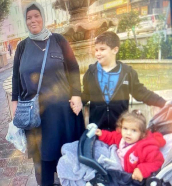 İLGİNİZİ ÇEKEBİLİR: Gaziantep’te ağır hasarlı 5 katlı bina yıkım sırasında