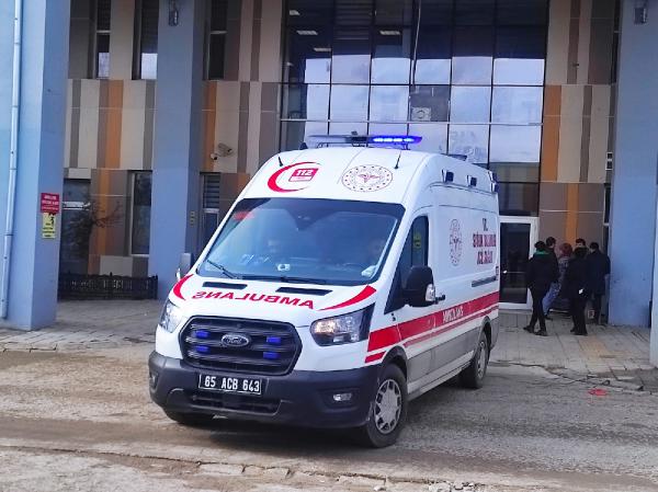 YARALILARIN HAYATİ TEHLİKESİ YOK Kazada yaralanan 27 kişiden 11’i, Van