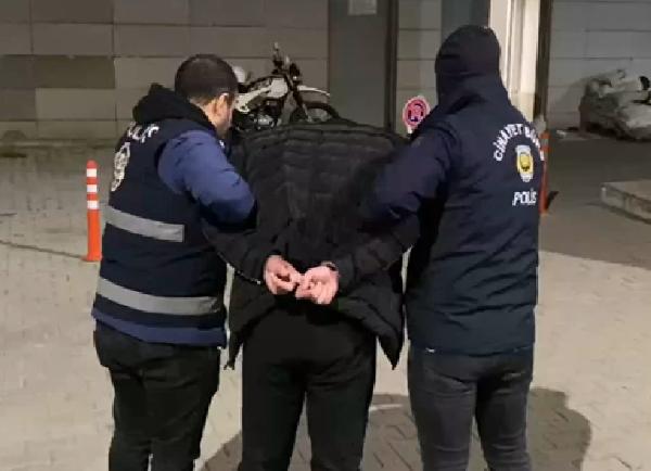 12 yil hapisle aranan firari saklandigi evde yakalandi 7a4f017