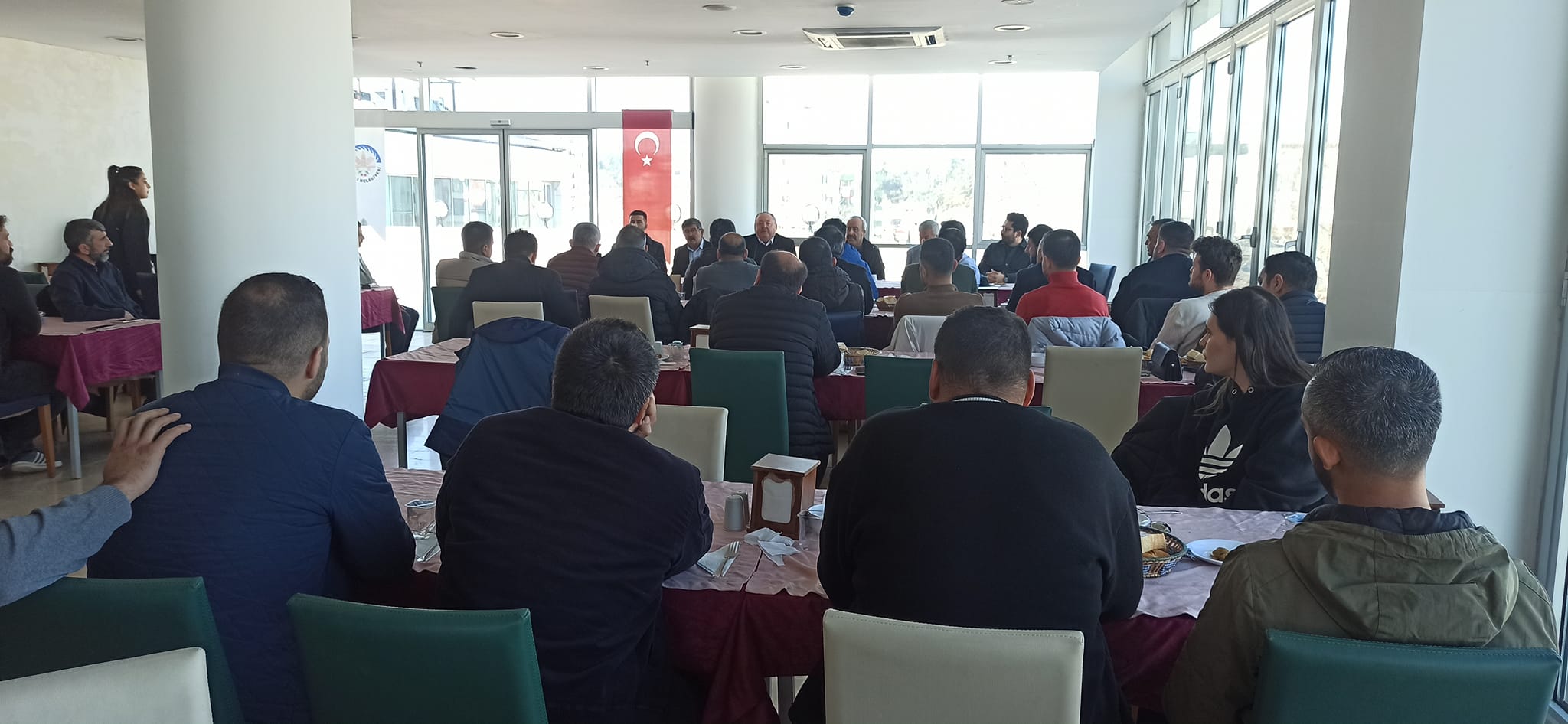 MÜHENDİS VE MÜTEAHHİTLER BELEDİYEDE TOPLANDI