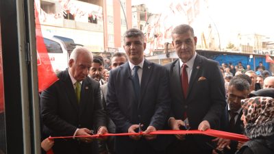Kahramanmaraş’ın tüm bölgelerini ziyaret ederek insanların kalbine dokunan Yeniden Refah