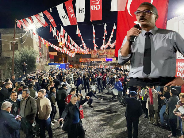 CEKETLER ÇIKARILDI, KOLLAR SIVANDI İLK SELFİ ÇEKİLDİ… CEKETLER ÇIKARILDI, KOLLAR SIVANDI İLK SELFİ ÇEKİLDİ…