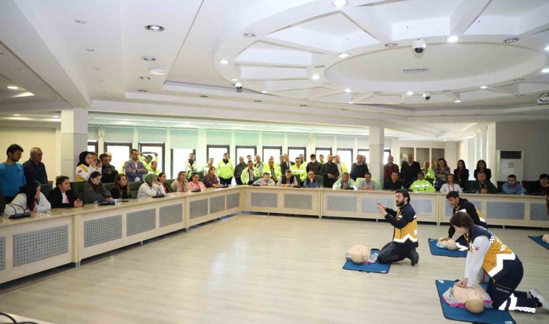 ALANYA BELEDİYESİ PERSONELİNE İLK YARDIM EĞİTİMİ.