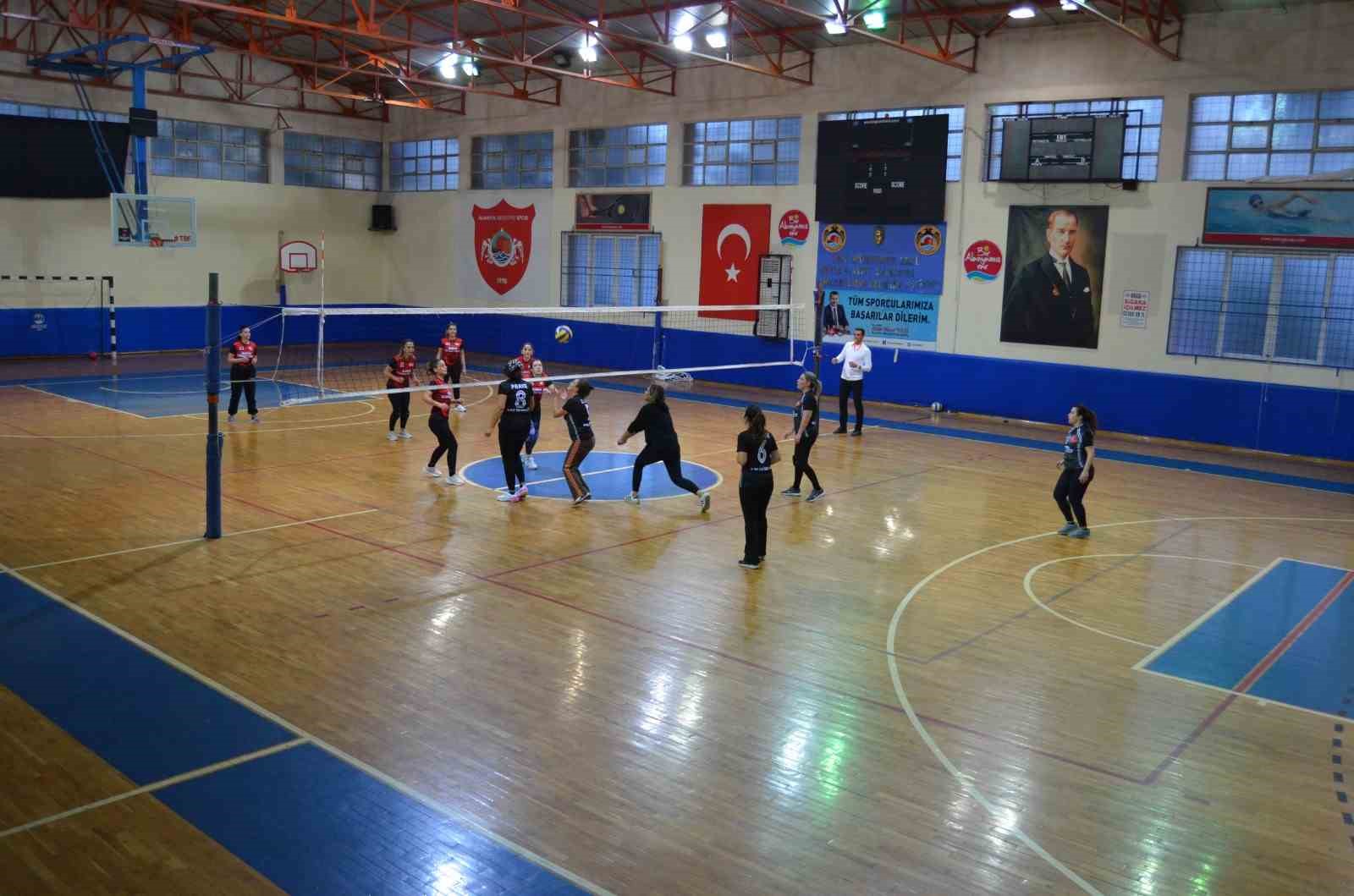 Alanya’da sağlıkçılar voleybol turnuvasında buluştu