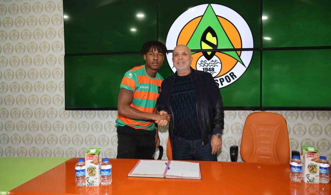 CORENDON ALANYASPOR, 19 YAŞINDAKİ NİJERYALI FUTBOLCU DANİEL KEHİNDE AKİNLOSOTU İLE