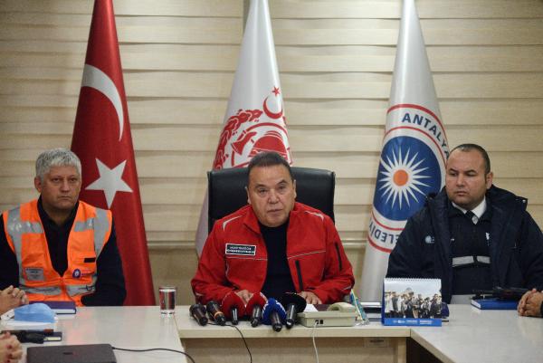 antalyada siddetli yagis 5 ilcede okullar tatil 5 2eca050