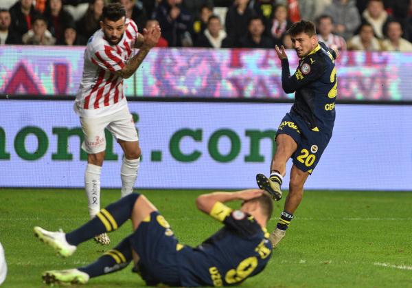 İLGİNİZİ ÇEKEBİLİR: Antrenör muhtardan mahalledeki çocuklara dart eğitimi Trabzonspor’dan Uğurcan’ın