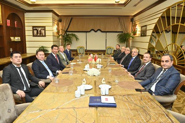 ANKARA, (DHA)- ULAŞTIRMA ve Altyapı Bakanı Abdulkadir Uraloğlu, Kırgızistan Ulaştırma