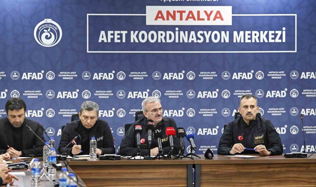 İÇİŞLERİ BAKAN YARDIMCISI MÜNİR KARALOĞLU, AFET KOORDİNASYON MERKEZİ’NDE AÇIKLAMALARDA BULUNDU