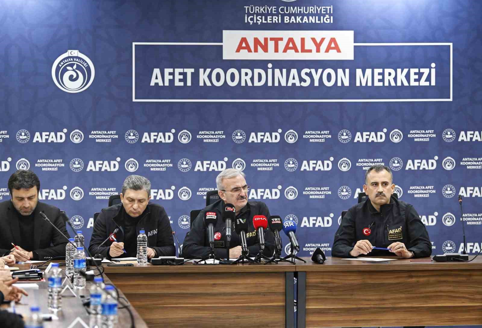 Bakan Yardımcısı Karaloğlu: "426 noktadaki su baskınlarına müdahale devam ediyor"