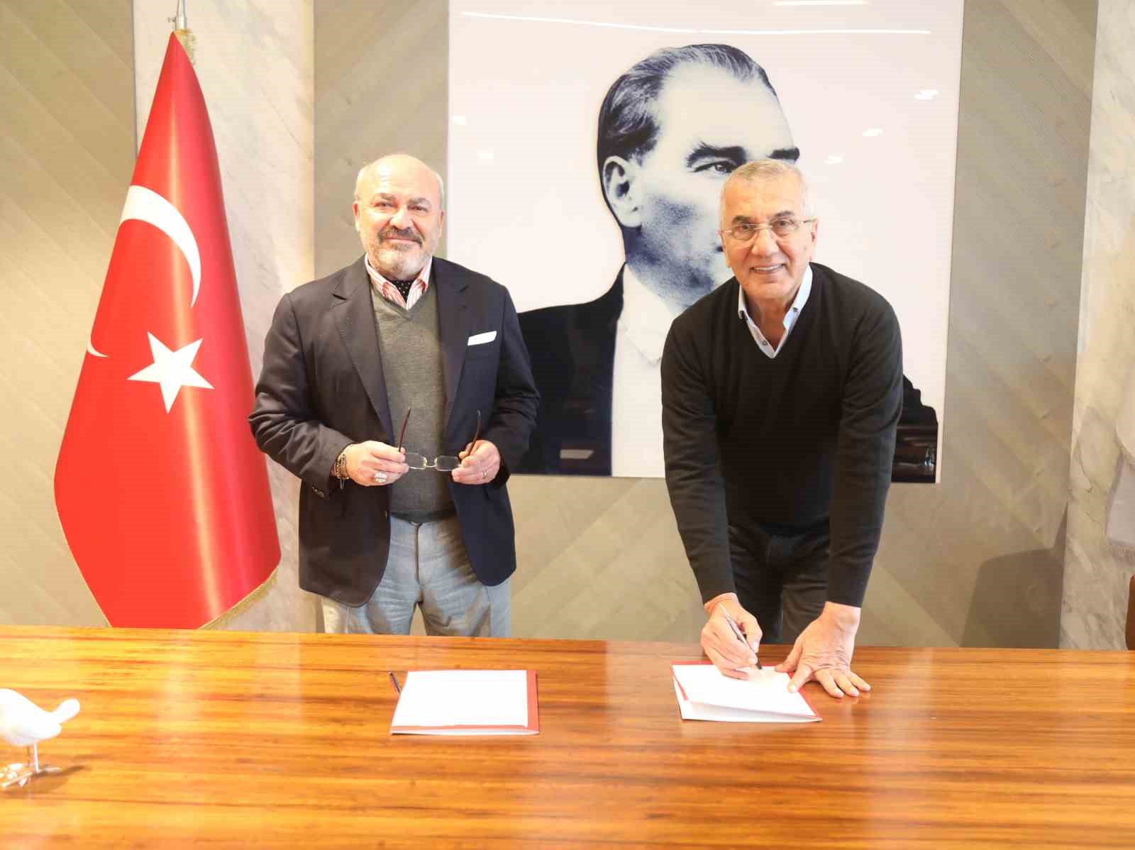 baskan tarhan halkimizin mutlulugu ve sagligi icin elimizden gelen her seyi yapmaya devam edecegiz 883c641